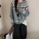 Women's Long-sleeved Crew Neck Cardigan - Knitwear Jacket - Image 5